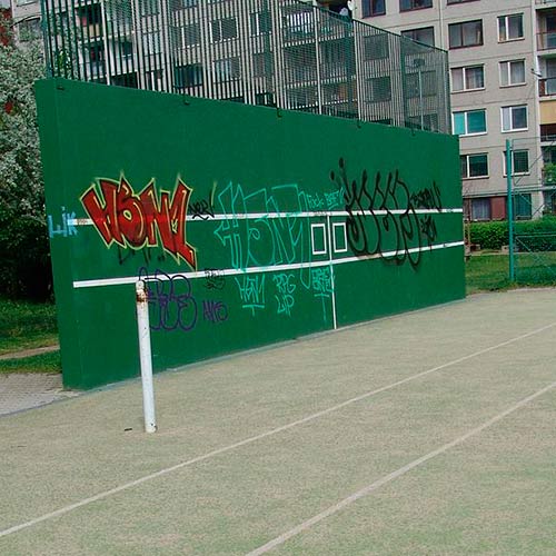 Tennis answer: PRACTICE WALL